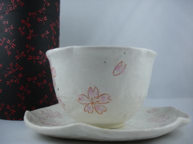 Japanische Teeschale mit Unterteller